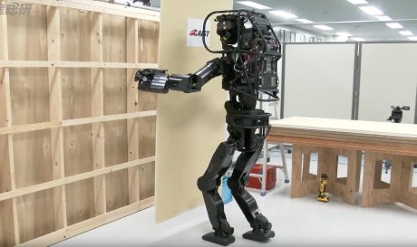 Технологии будущего: робот-строитель из Японии